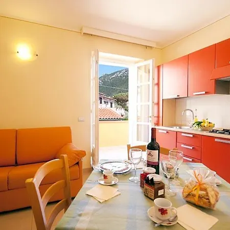 - Mare Aparthotel *