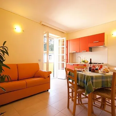 - Mare Aparthotel *