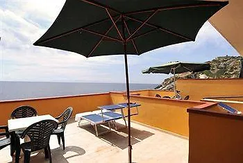 - Mare 3* Pomonte (Livorno)
