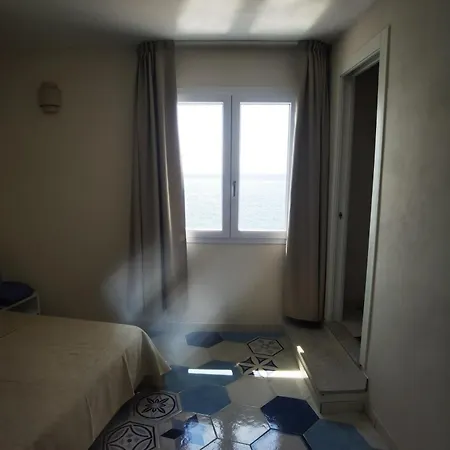 - Mare Aparthotel *