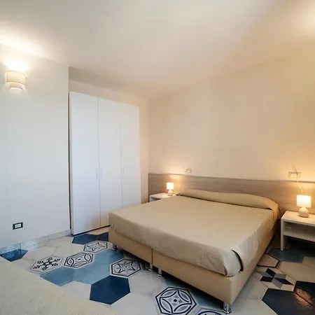 - Mare Aparthotel 3*