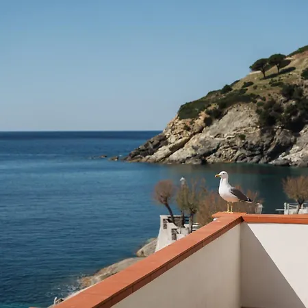 - Mare 3* Pomonte