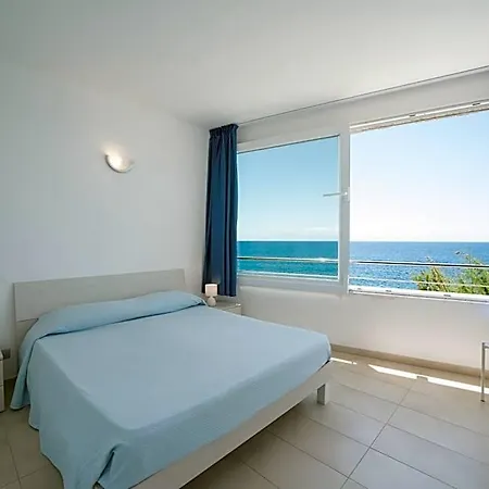- Mare 3* Pomonte
