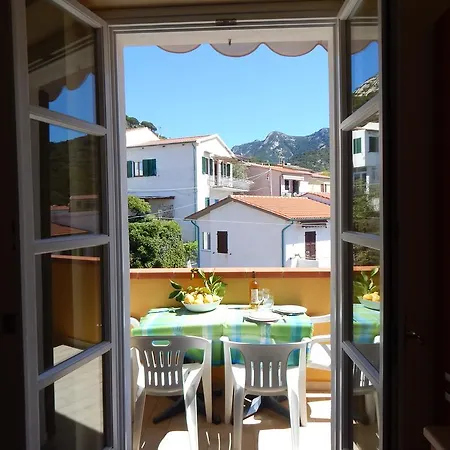 - Mare Aparthotel 3*