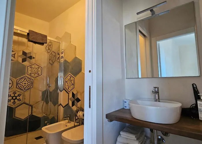 - Mare מלון דירות